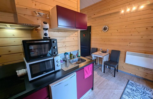 Fougerolles-Saint-Valbert Cottage | Relaxing chalet with spa and sauna near 1000 Ponds