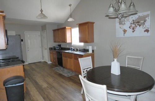 Jacksonville Maison | Relax in a 3 bedroom 2 bath comfortable house