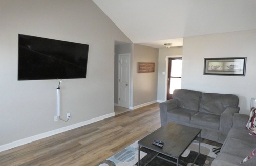 Jacksonville Maison | Relax in a 3 bedroom 2 bath comfortable house