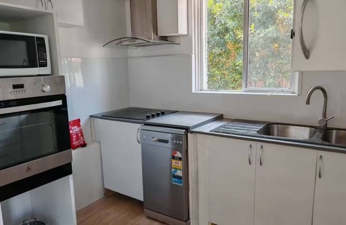 Miranda Maison | Relax in a cozy house,BBQ,10 mins from the beaches