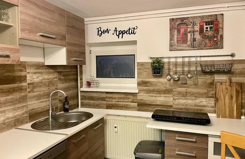 Fredersdorf Appartement | Relax in the former hairdressing salon on the outskirts of Berlin with excellent transport links