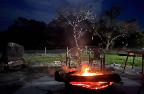 South Maroota Maison | Relax in farm stay haven