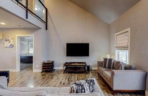 Lakeside Maison | Relax in Lakeside