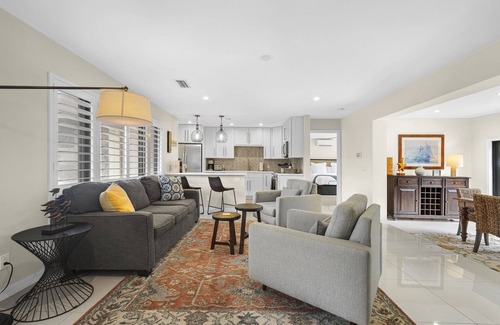 South Corals Maison | Relax in Luxury - 3 Bed, 2 Bath Oasis with Pool