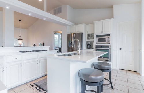 Travis Landing Maison | Great house to get away from the city but close enough to enjoy the city!