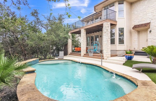 Travis Landing Maison | Great house to get away from the city but close enough to enjoy the city!