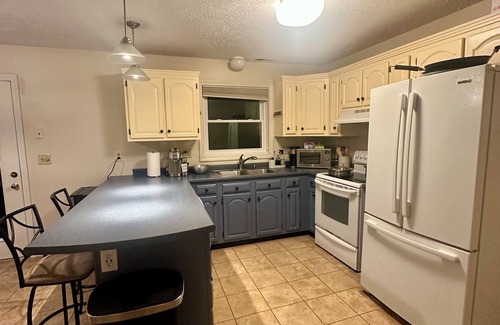 Hudson Copropriété | Welcome to our condo equipped with AC, WiFi, and water access!