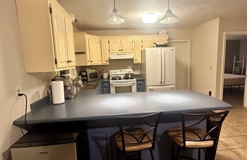 Hudson Copropriété | Welcome to our condo equipped with AC, WiFi, and water access!