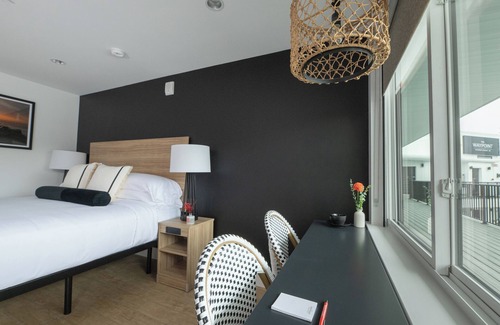Rehoboth Beach Hôtel | Relax in Rehoboth Beach with Outdoor Fireplace, Free Weekend Breakfast & Parking