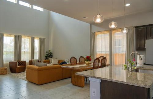 Manchaca Maison | Relax in Style - 3 King Beds - Near San Marcos Outlets