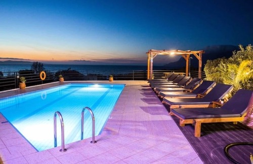 Korfalonas Appartement | Relax in Style at Ben’s Homes Panorama