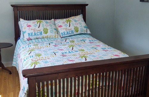 Perry Autre | Spacious farmhouse, Silver Lake, Perry NY