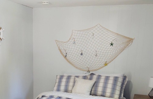 Perry Autre | Spacious farmhouse, Silver Lake, Perry NY