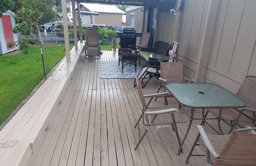 Sunland Estates Maison | Relax in Sunland, just minutes away to The Gorge & Cave B Winery!!
