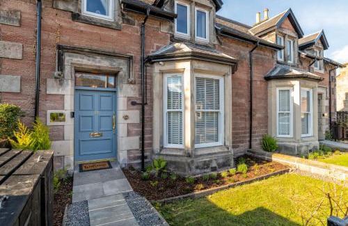 Inverness City Centre Appartement | Relax in Super Size Copper Tub - 2 bedroom villa