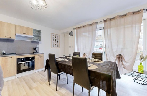 Saint-Etienne-en-Cogles Maison | Relax in this cozy and functional house in an ideal location for excursions.