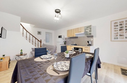 Saint-Etienne-en-Cogles Maison | Relax in this cozy and functional house in an ideal location for excursions.