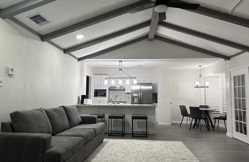 Leon Valley Maison | Relax….Lots of space place! Close to La Cantera-Six flags-Sea World