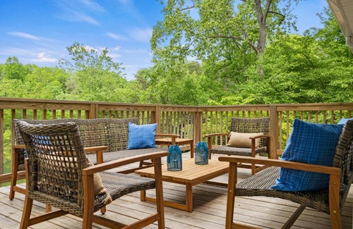 Barium Springs Maison | Relax on Riverbend
