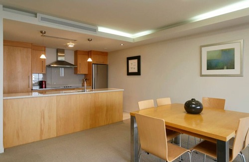 Taupo Appartement | Détendez-vous sur Roberts - appartement moderne et central comprend WiFi et linge de maison