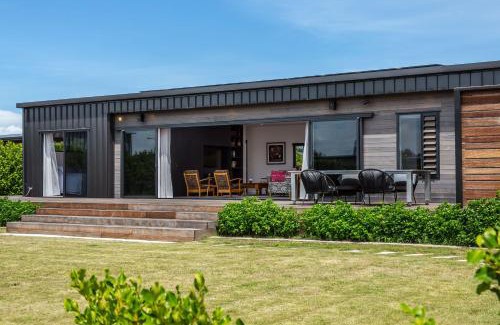 Martinborough Maison | Relax on the Deck