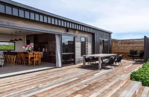 Martinborough Maison | Relax on the Deck