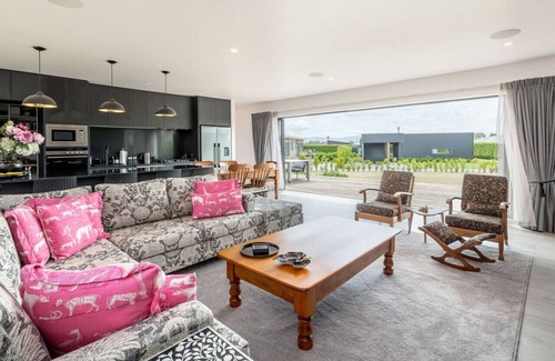 Martinborough Appartement | Relax on the Deck, Martinborough