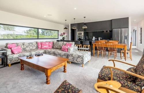 Martinborough Appartement | Relax on the Deck, Martinborough