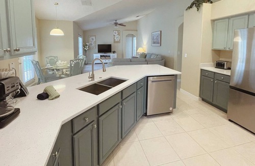 Orange Tree Maison | Relax & Play 4-Bed Villa with Pool and Game Room – Minutes to Disney