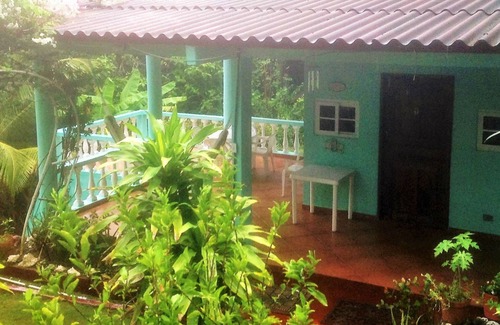 Isla Grande Cottage | Détendez-vous, jouez et profitez de la brise des îles des Caraïbes et de l'ambiance locale