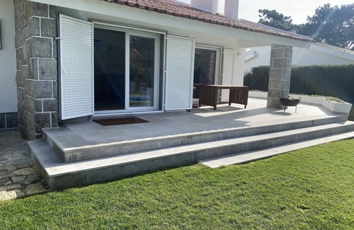 Colares Villa | Relax pool and garden house near beach