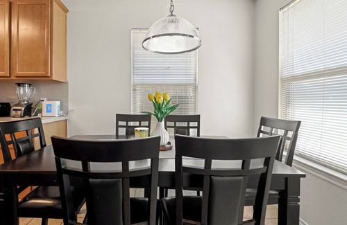Houston Maison | Texan Charm Getaway