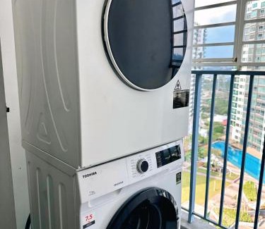 Sungai Buloh Appartement | Relax & Recharge in 3BR condo at The Zizz