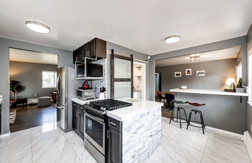 Barths Maison | Relax & Recharge – Spacious Wheatridge Stay w/ Backyard Fun