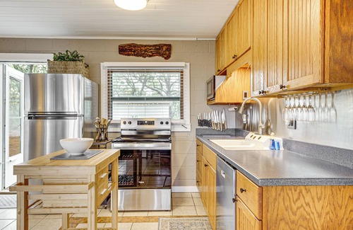 Panacea Cottage | Relax & Refresh: Waterfront Cottage in Panacea