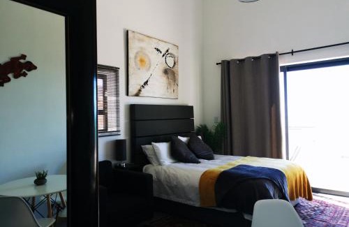 Glencairn Appartement | Relax,Revive,Reset & enjoy the sounds of the sea!