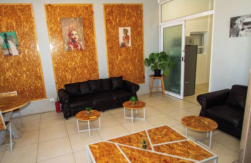 Cape Town Cabine | Relax & Unwind at LodgeOn91 !