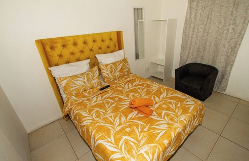 Cape Town Cabine | Relax & Unwind at LodgeOn91 !