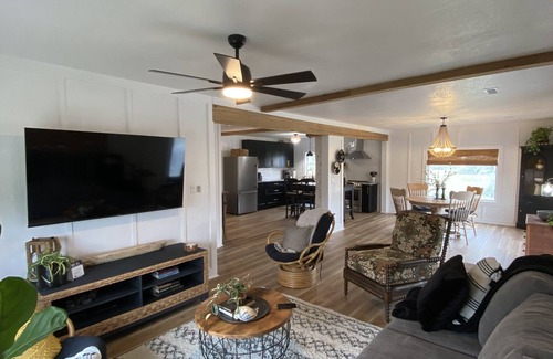 Buxton Maison | Relax, unwind in beautiful coastal cottage near exquisite Cape Hatteras Seashore