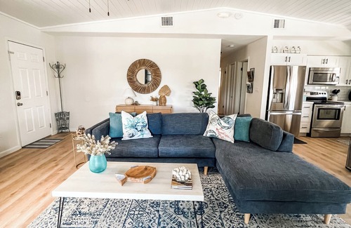 Cutthroat Harbor Estates Maison | Relax, Unwind & Reconnect at This Waterfront Getaway