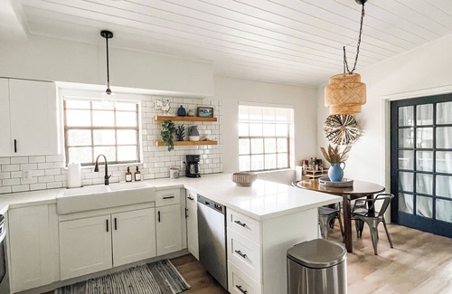 Cutthroat Harbor Estates Maison | Relax, Unwind & Reconnect at This Waterfront Getaway