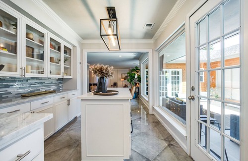 Lake Highlands Maison | Relax with Style 5BD/4.5BA Location and Amenities