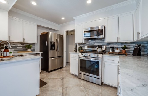 Lake Highlands Maison | Relax with Style 5BD/4.5BA Location and Amenities