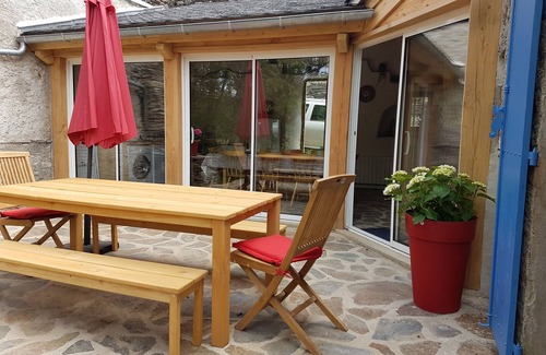 Les Vanels Maison | Gite Détente et nature au bord de la rivière.