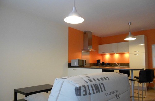 Le Palais Appartement | Appartement Calme avec Internet, Proche Commerces et Plages, 3 Étoiles, Ménage Inclus