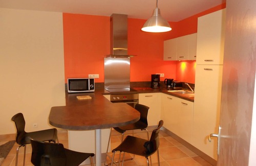 Le Palais Appartement | Appartement Calme avec Internet, Proche Commerces et Plages, 3 Étoiles, Ménage Inclus