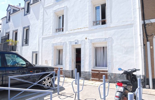 Le Palais Appartement | Appartement Calme avec Internet, Proche Commerces et Plages, 3 Étoiles, Ménage Inclus