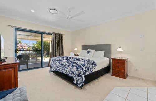 Banksia Beach Maison | Relaxation & Space in a Canal Home