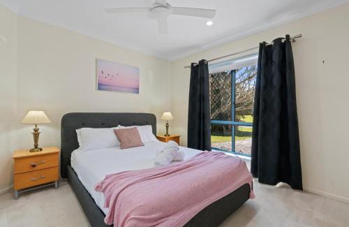 Banksia Beach Maison | Relaxation & Space in a Canal Home