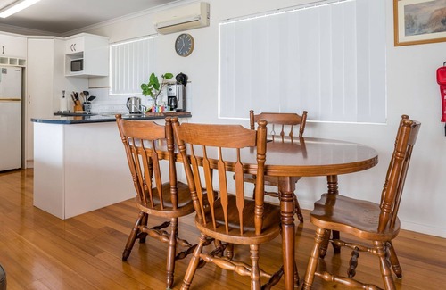 Wynnum Appartement | Relaxed Bayside Living Sleeps 4